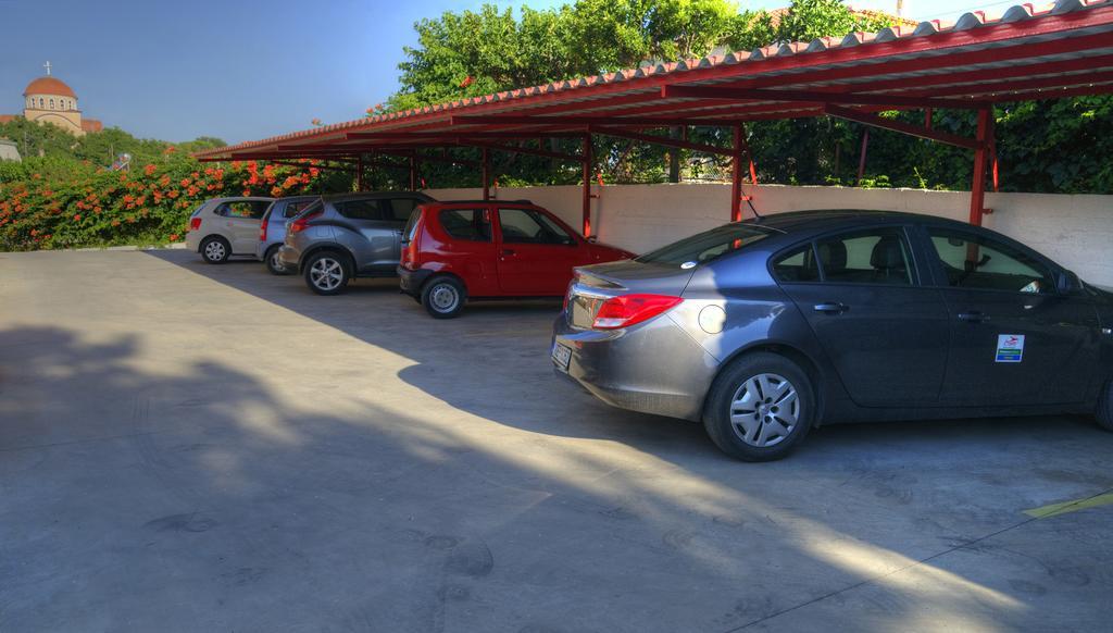 Hotel Taxiarhis Lutrá Kilínisz Kültér fotó